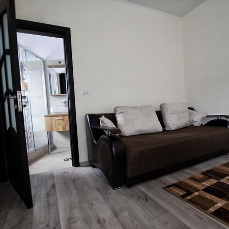 Flori'S Apartment บราชอฟ ภายนอก รูปภาพ